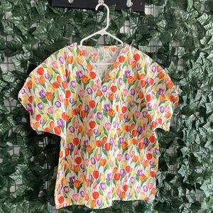 LIKE NEW Scrub Factory 100% Cotton Scrub size L Tulip Print Scrub Top